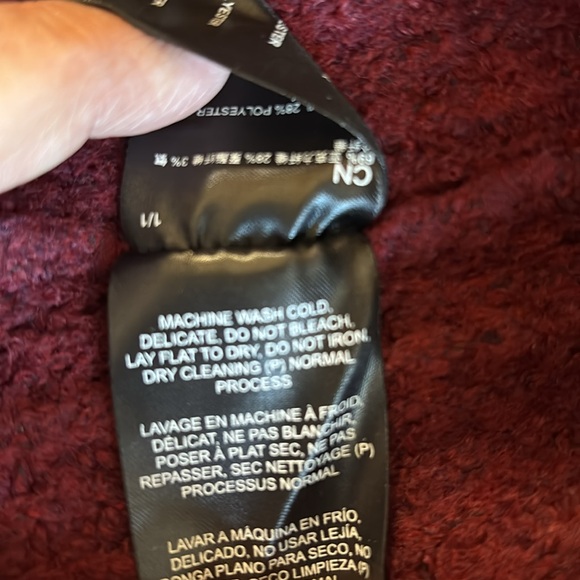 Kuhl Medium Burgundy Turtleneck Sweater - Picture 7 of 8